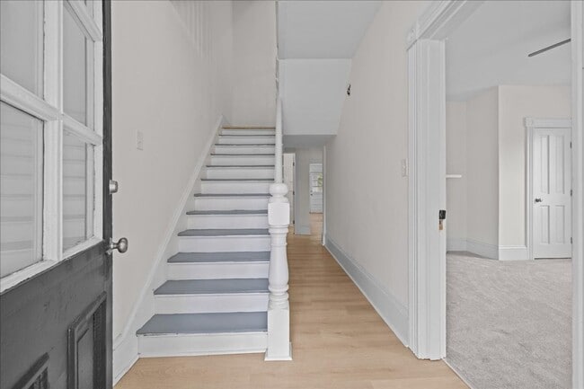 Building Photo - 258 Douglas Ave