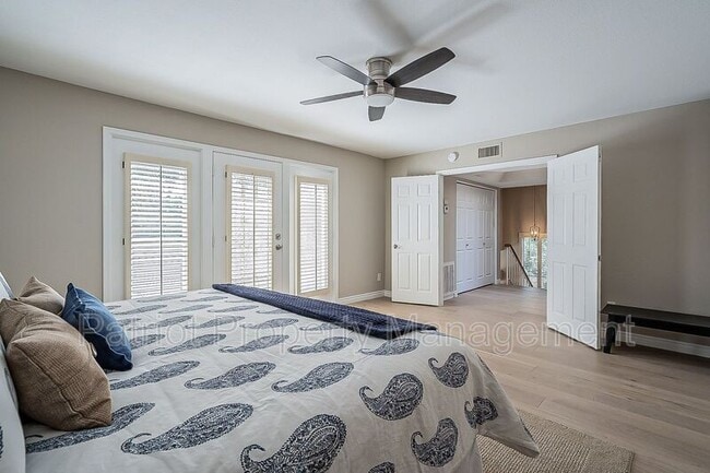 Building Photo - 10527 E Fanfol Ln