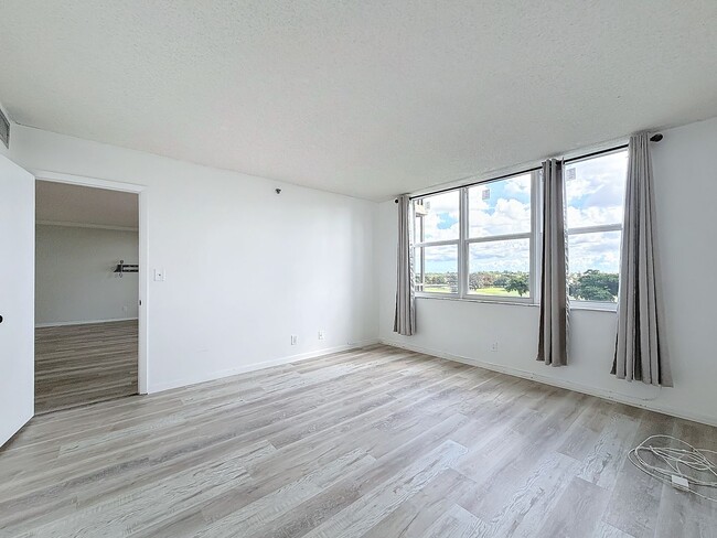 Building Photo - Gorgeous 2 bedroom 2  Condo in Boca Raton ...