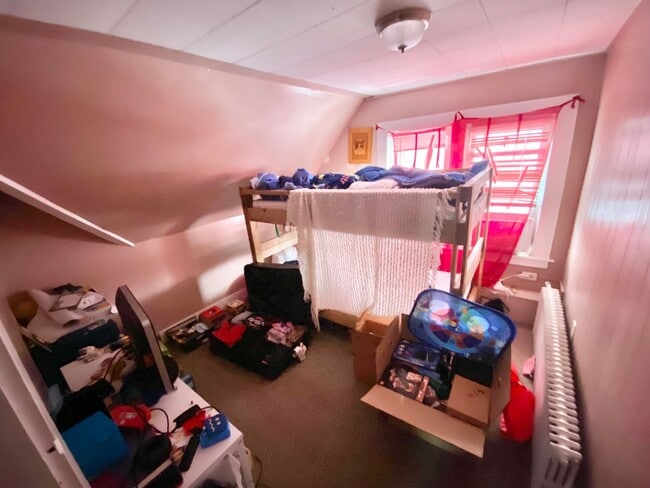 Building Photo - 34 Colchester Ave