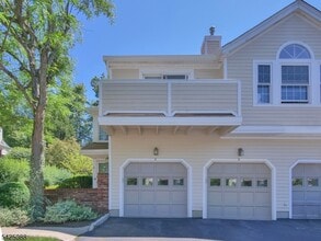 Building Photo - 9 Teal Ln