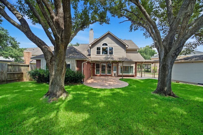 Building Photo - 2214 Lytham Ln