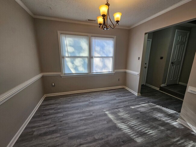 Building Photo - WESTERN BRANCH - RADCLIFFE MEADOWS