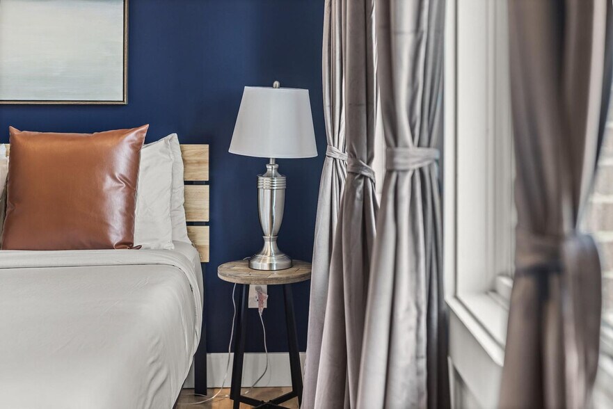 Building Photo - 1011 Bennington St