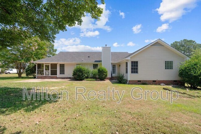 Building Photo - 464 Tirzah Dr