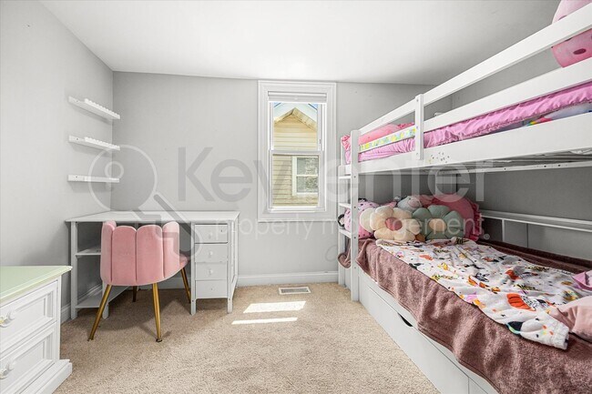 Building Photo - 4230 N Oriole Ave