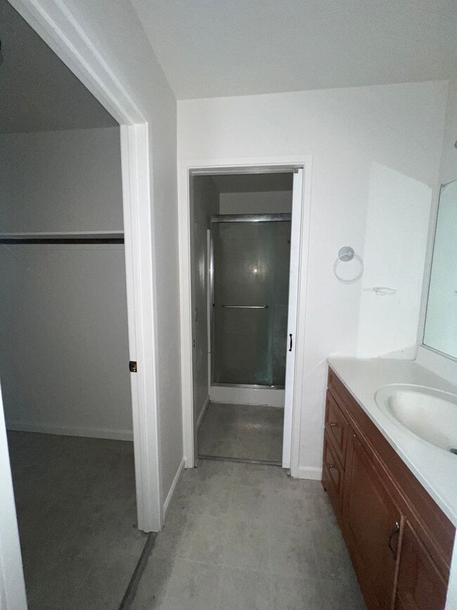 Building Photo - Charming 2-Bedroom, 2-Bath house