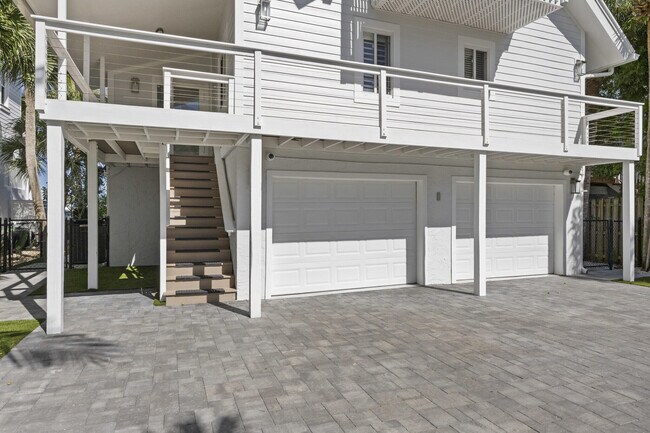 Building Photo - 207 Elsa Rd