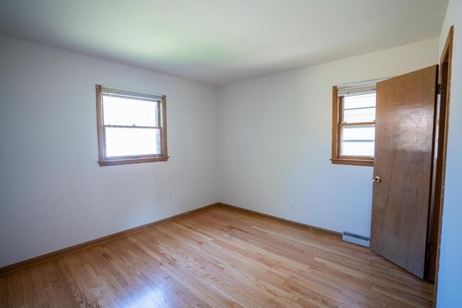 Building Photo - 5650 N 97th St