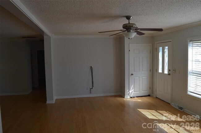 Building Photo - 118 Grain Dr