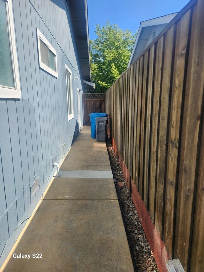 Building Photo - This is a Must See beautiful 3 bedroom, 2 ...