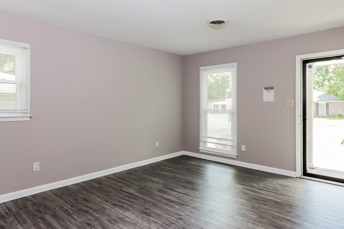 Building Photo - 353 Kroy Dr