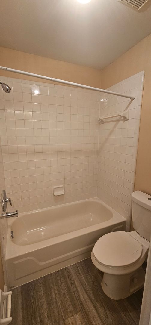 Building Photo - 14560 Laguna Beach Cir