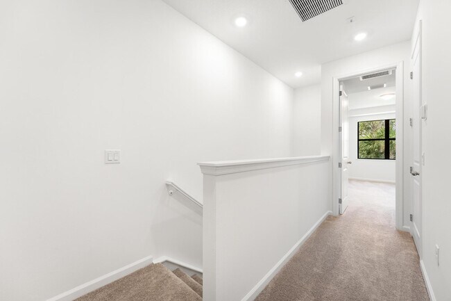 Building Photo - 4315 Efendi Dr