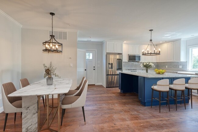 Building Photo - 369 Grant St