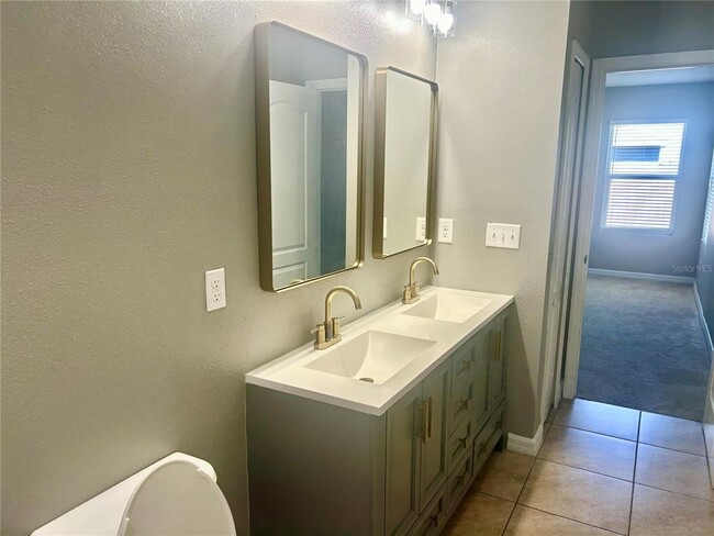 Building Photo - 14428 Dunrobin Dr