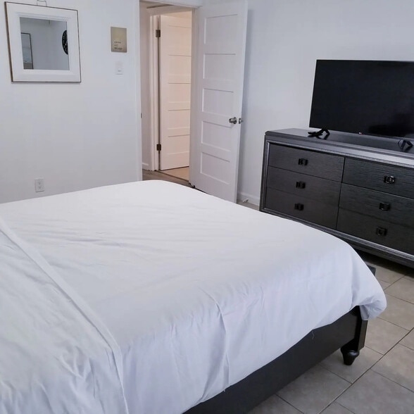 Building Photo - 12888 Montfort Dr