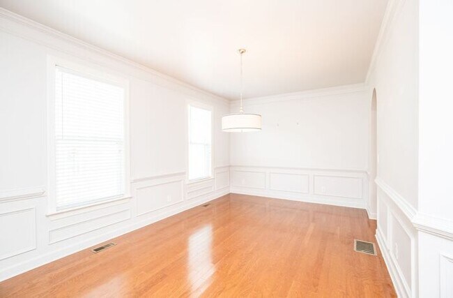 Building Photo - 2069 Cobblestone Cir NE