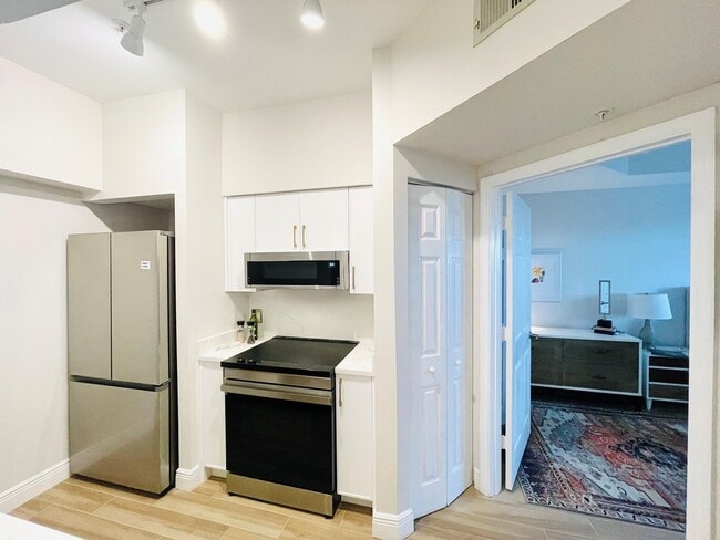 Building Photo - 1405 Tuscany Way