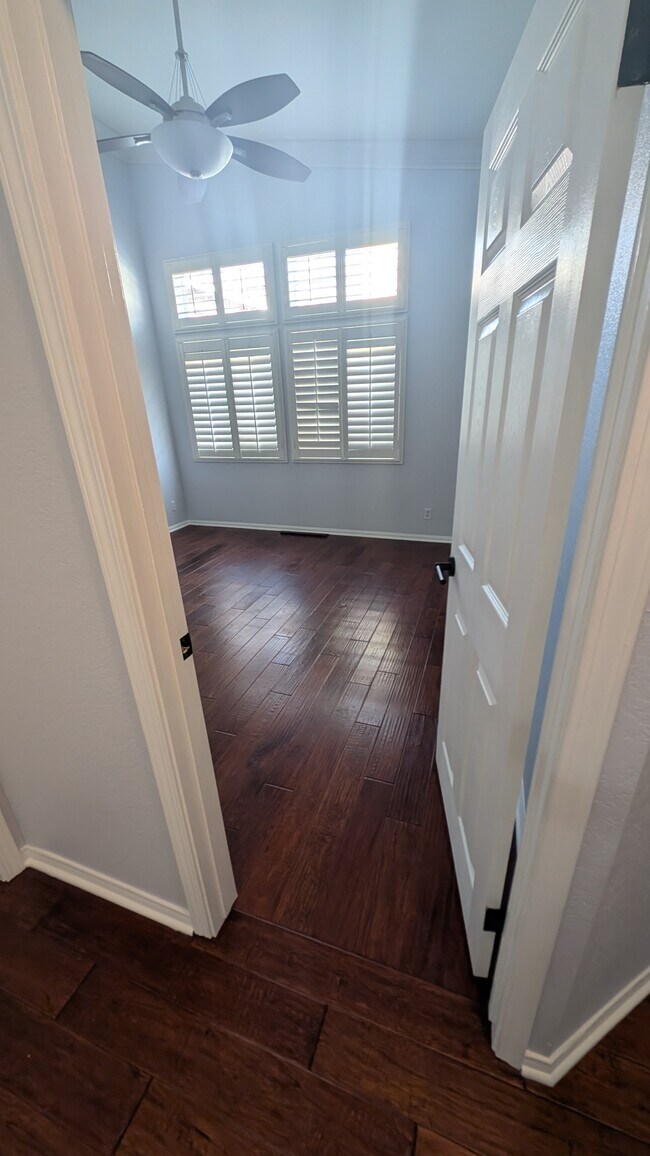 Building Photo - 10140 Palm Glen Dr