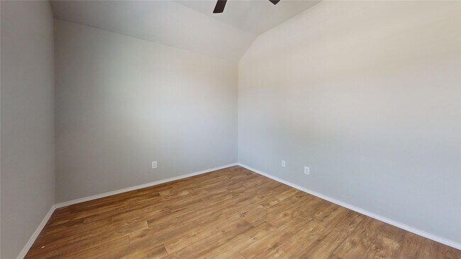 Building Photo - 3101 Buckthorn St