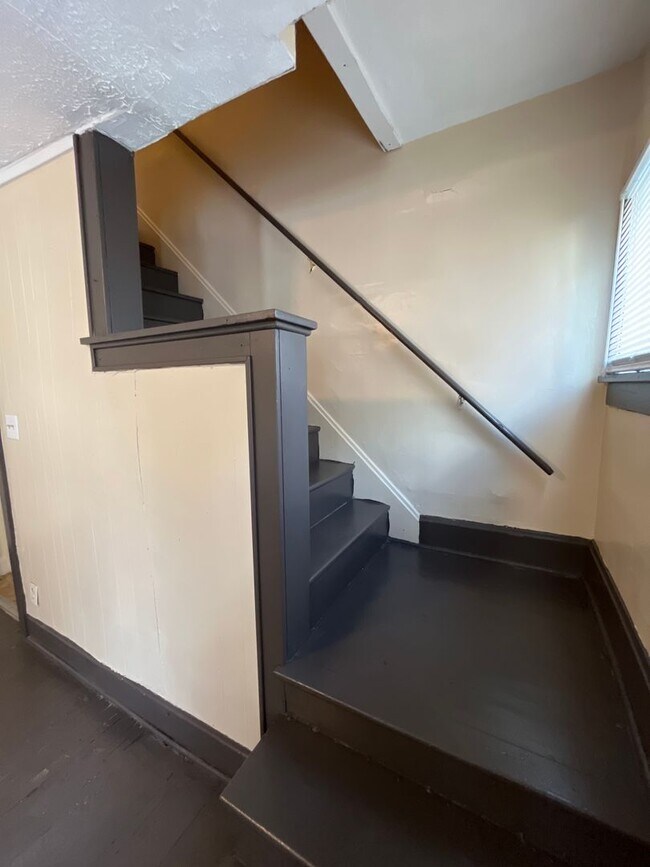 Building Photo - 357-359 Midland Ave