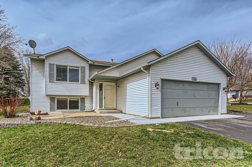 Building Photo - 7920 Grinnell Way