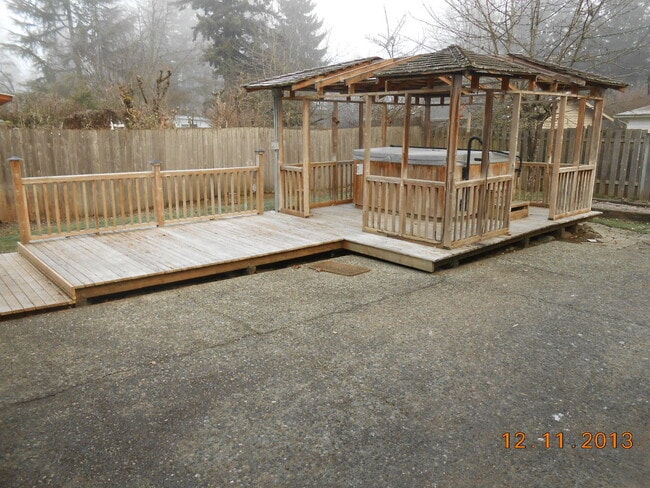 Building Photo - Beautiful 4 Bed 2 Bath Rambler Near Microsoft