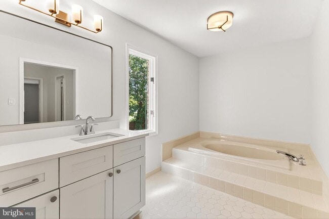 Building Photo - 6294 Dunaway Ct