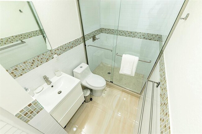 Building Photo - 1162 Hayes St