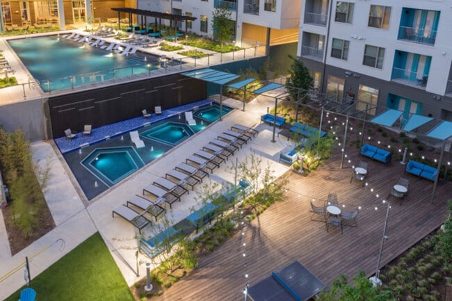 Building Photo - 2823 E Martin Luther King Jr Blvd