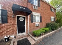 Building Photo - 2445 Torquay Ave