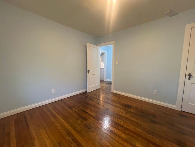 Building Photo - SHERWOOD FOREST