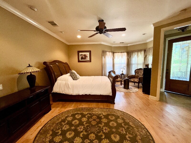 Building Photo - 4709 W Harold Ave