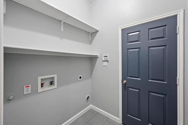 Building Photo - 2204 Windcastle Dr