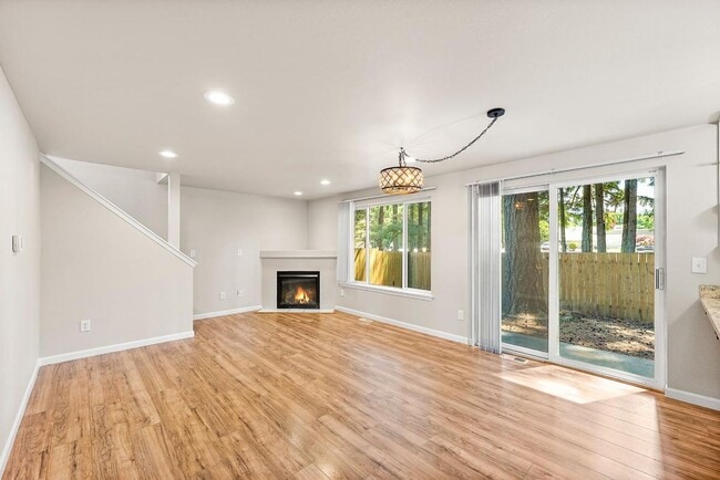 Building Photo - Updated 3 Bed Home for Rent in Lacey | Vau...