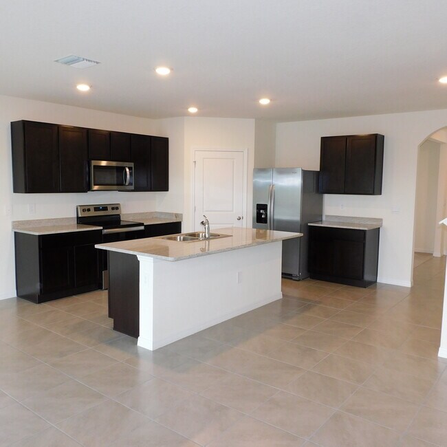 Building Photo - 17329 Reserva Dr