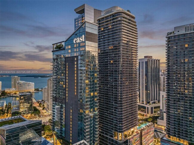 Building Photo - 801 S Miami Ave