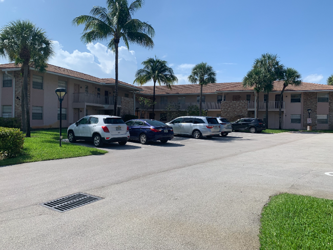 Building Photo - 8431 Royal Palm Blvd