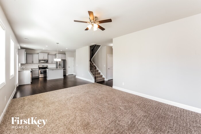Building Photo - 2061 Chesley Dr