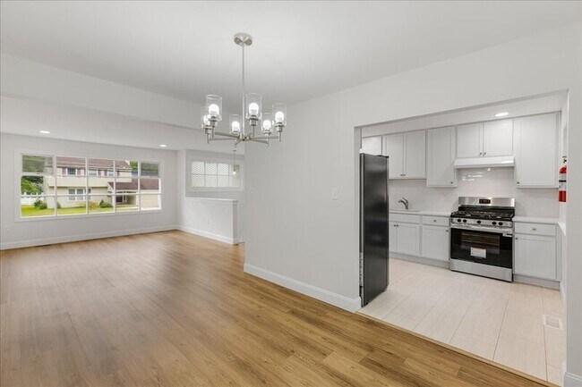 Building Photo - 57 Greenvale Rd