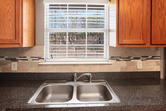 Building Photo - 939 John Page Dr