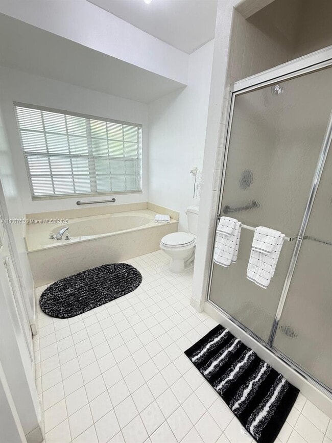 Building Photo - 11690 Briarwood Cir