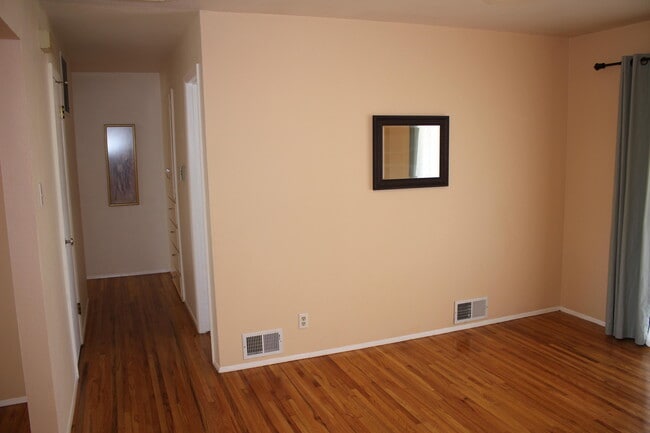 Building Photo - 3508 Piermont Dr NE