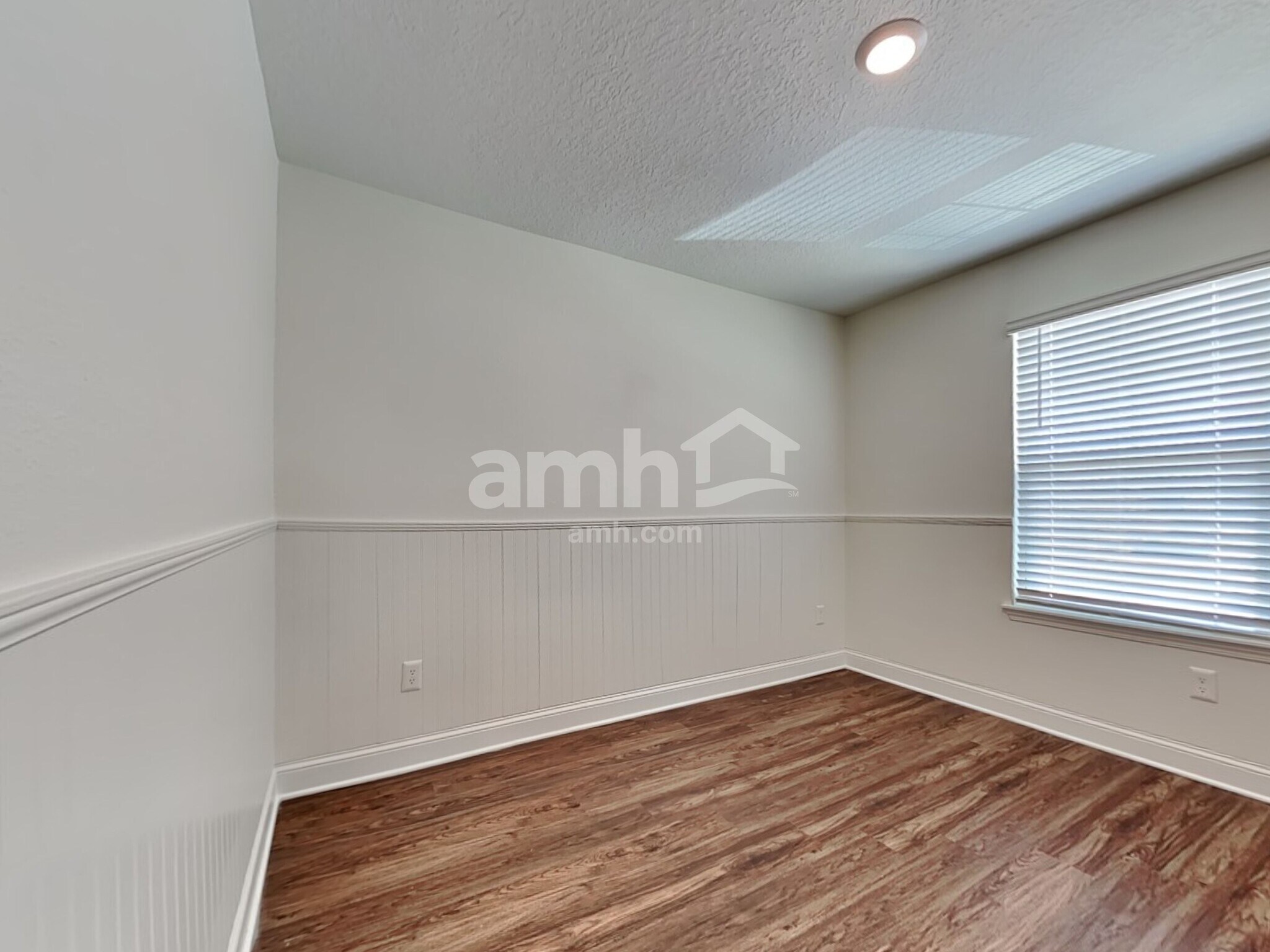 Building Photo - 215 Onate Cir