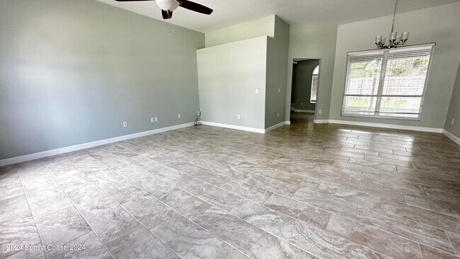 Building Photo - 925 Osprey Ln