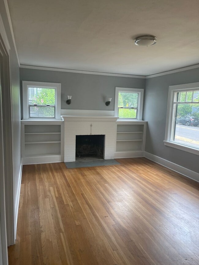 Building Photo - Welcome to Your Backyard Paradise!