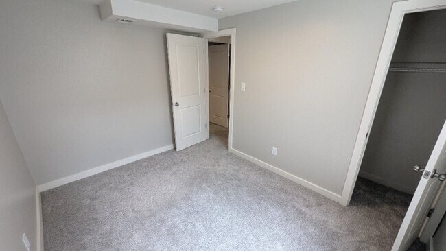 Building Photo - 1475 W 43rd Ave