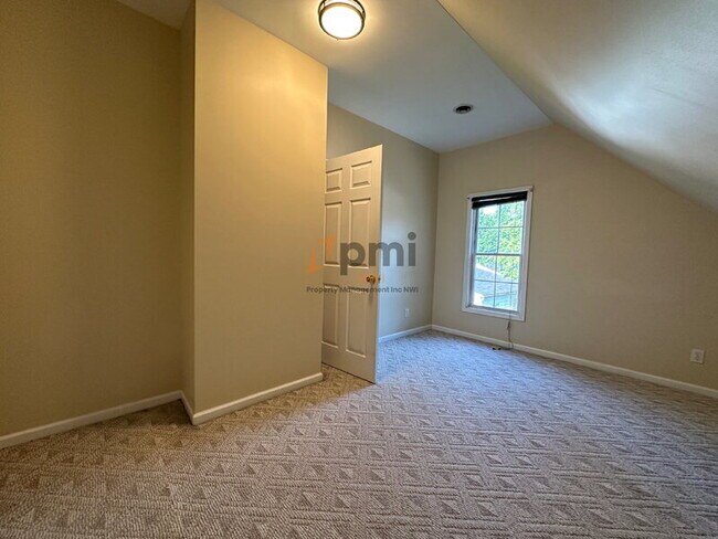 Building Photo - 203 Locust St