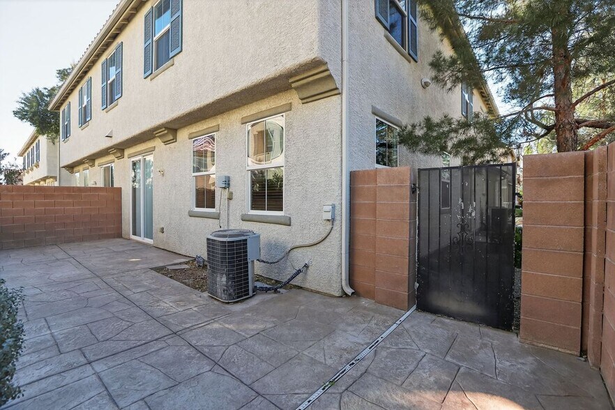 Building Photo - 9132 Kona Peaks Ct